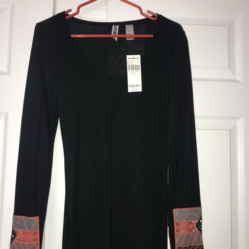 Buckle long sleeve embroidered detail on sleeves